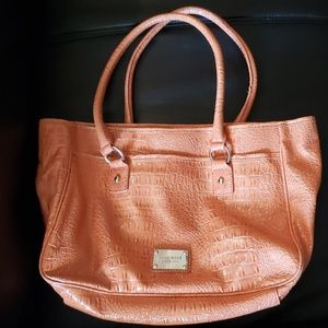 Nine west pink or peach color